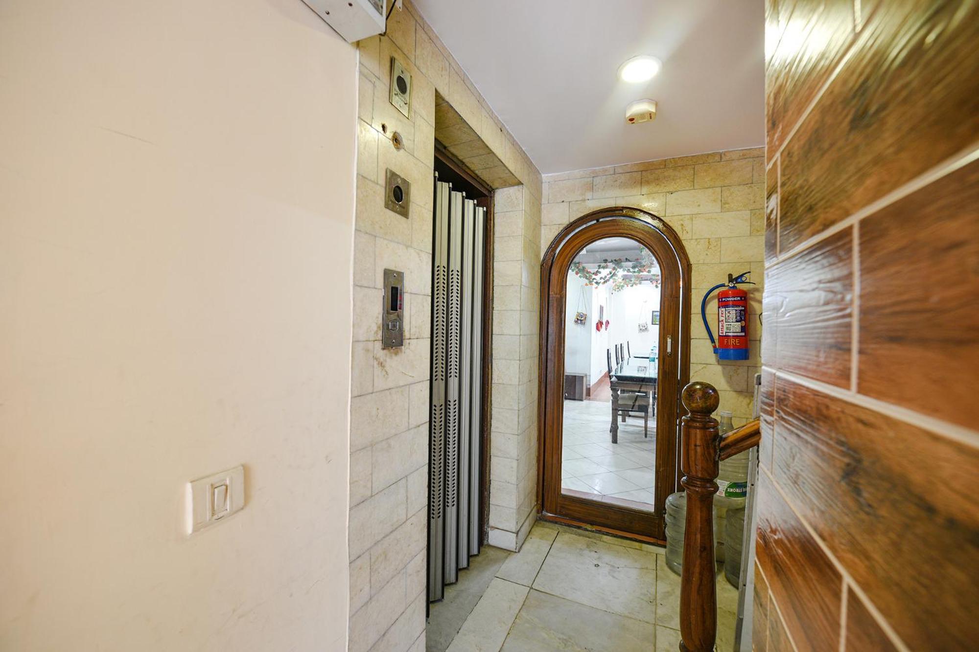 ניו דלהי Fabhotel Swiss International Patel Nagar מראה חיצוני תמונה